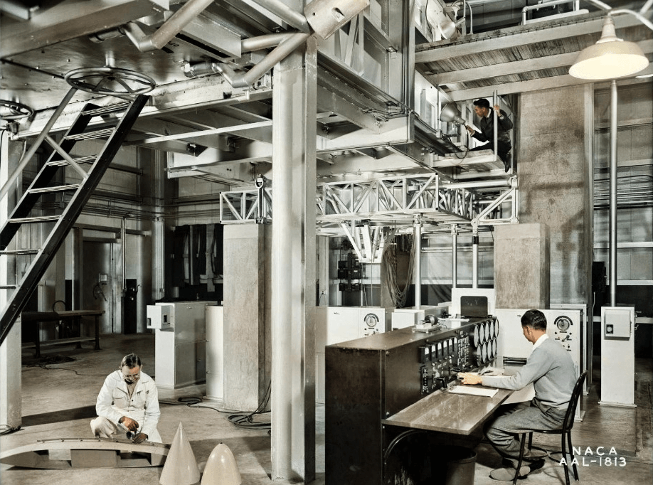 The History of Engineering in Color- windtunnelS