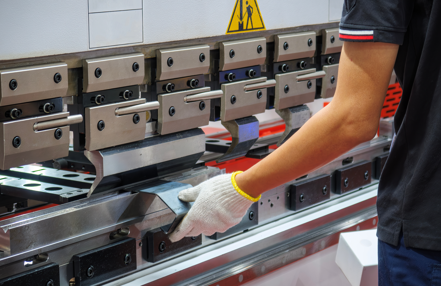 板金動画 1.png 板金動画 1.png