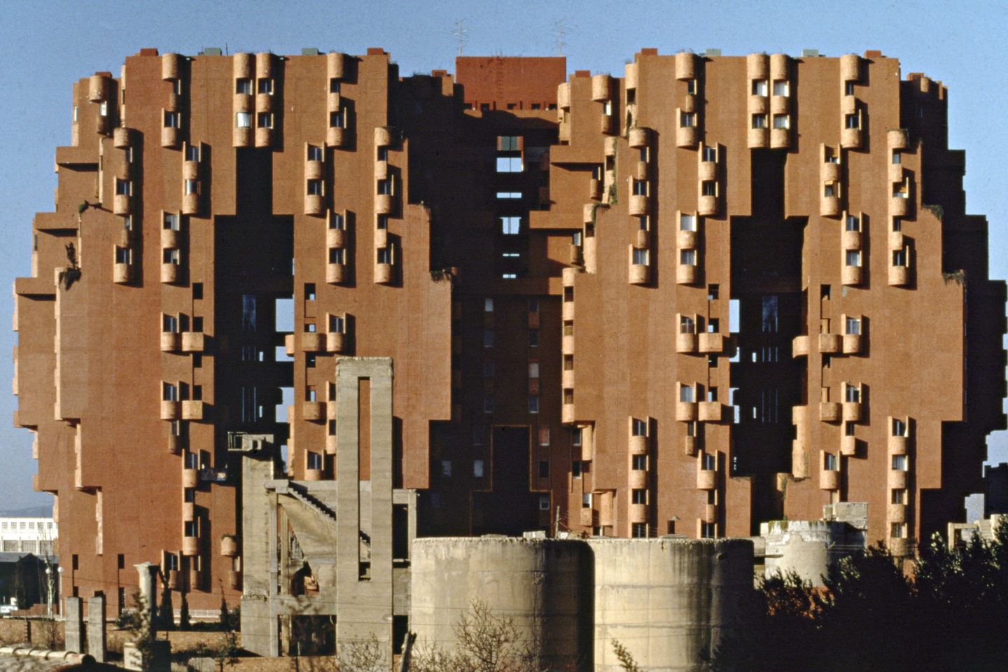 ricardo bofill taller arquitectura walden sant just desvern barcelona spain 01-1440x960