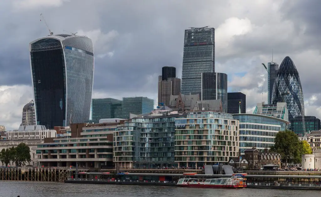 Ugly Buildings - Architecture We Love to Hate- Walkie-Talkie edificio Leadenhall y Gherkin Londres Inglaterra 2014-08-11 DD 095-1024x630