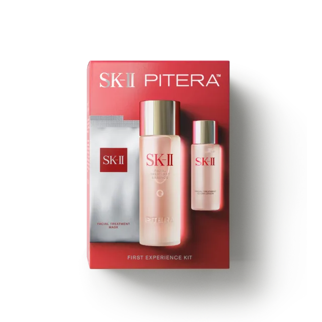 Bộ mỹ phẩm chăm sóc da mặt tốt nhất SK-II PITERA™  bao gồm Nước dưỡng ẩm cao cấp SK-II, Toner làm sạch tế bào da chết và mặt nạ dưỡng ẩm.