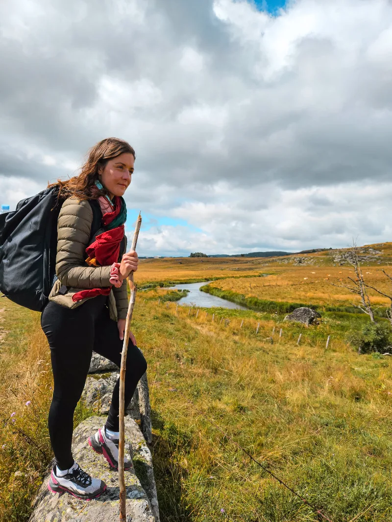 Lisa discovered the 4th day that she prefers walking with a stick