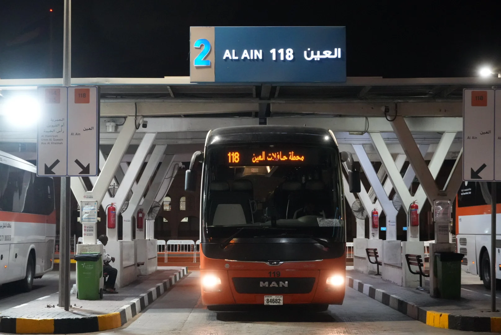 The bus parks on rank n°2, around 15min before the scheduled departure