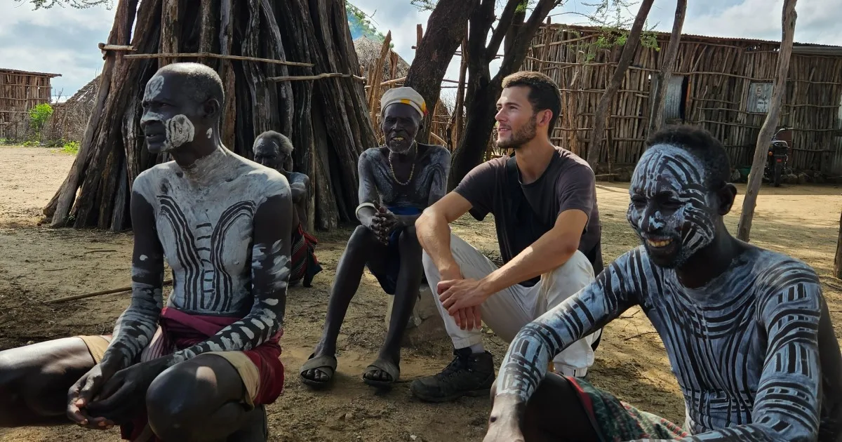 Body painting of men of the Karo tribe