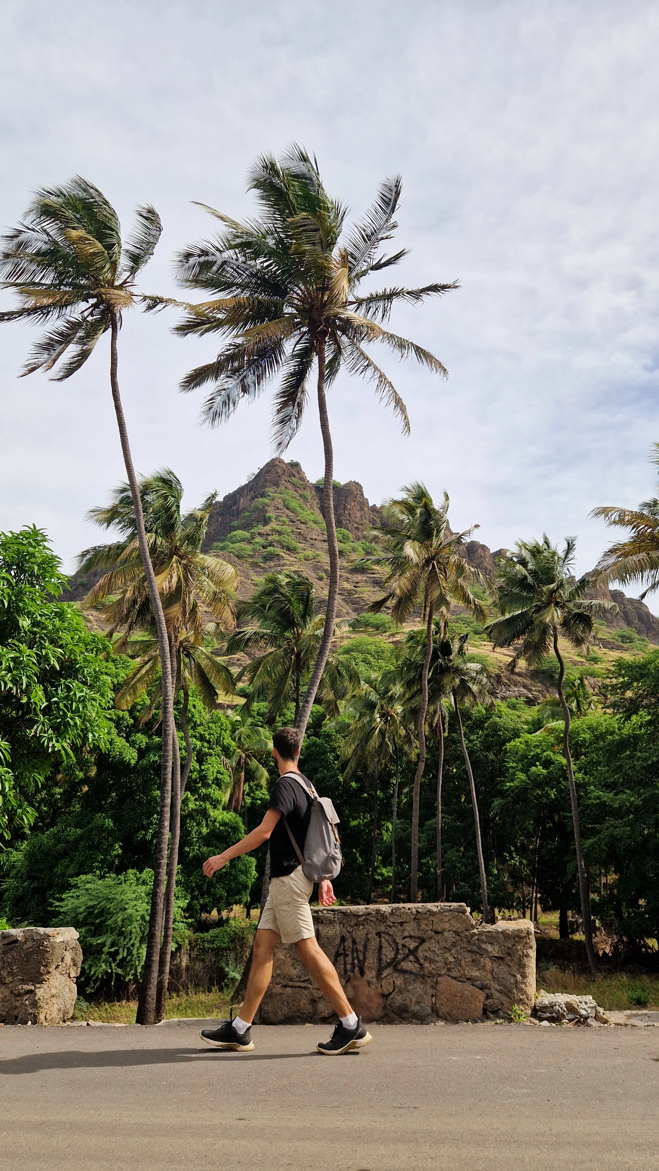 Exploring Ribeira da Prata