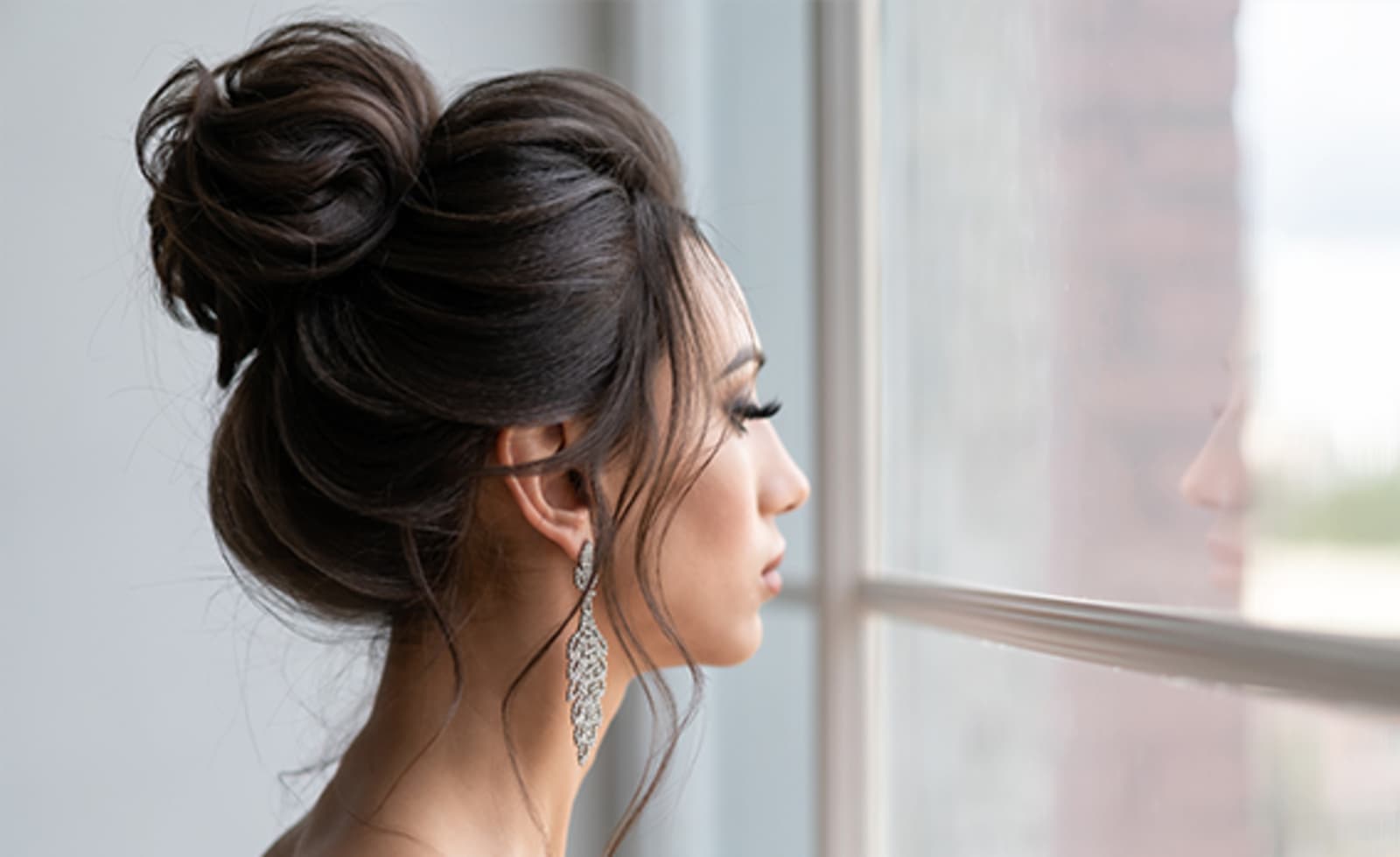 The messy top knot bun - Pantene
