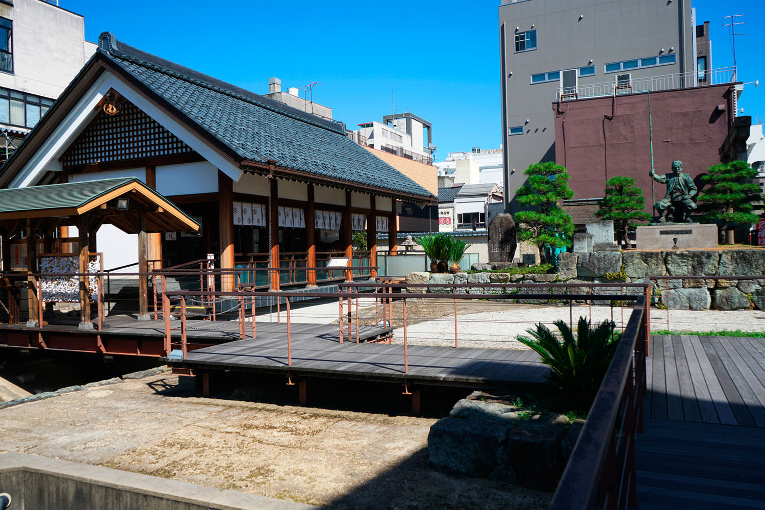 Kitanosho Castle and Shibata Jinja Shrine