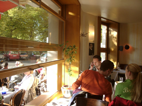 Brel window interior