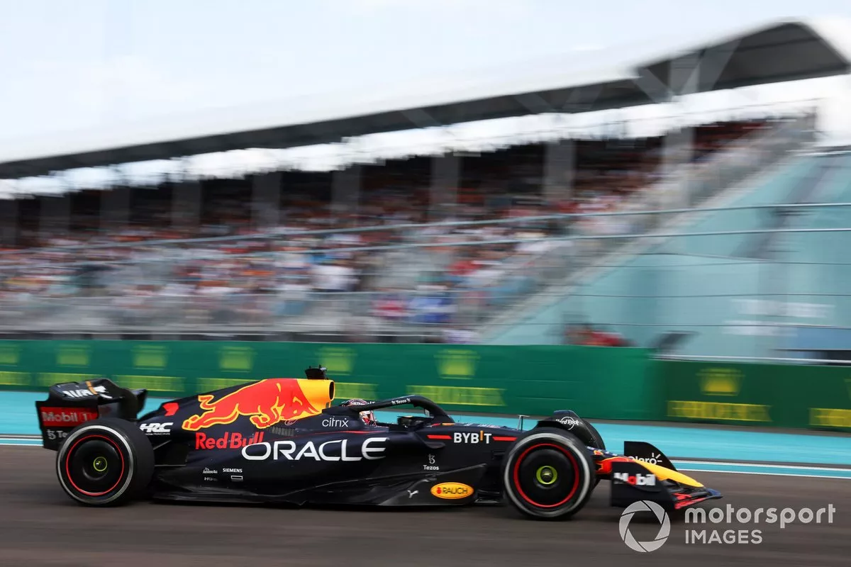 Leclerc la pole mais Verstappen la course