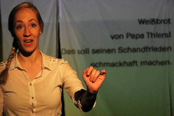 Vor dem Bäckerladen