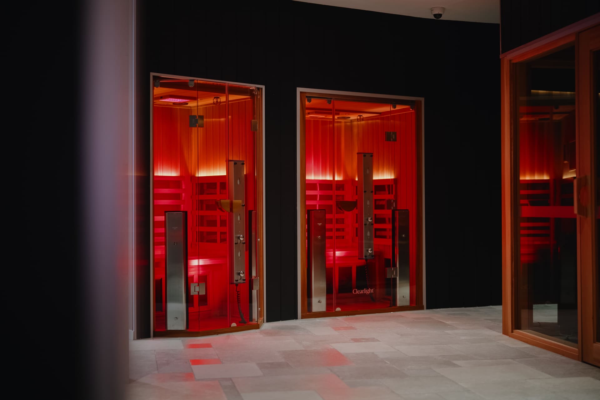 Infrared vs Traditional Sauna: Which Recovery Method is Right for You?