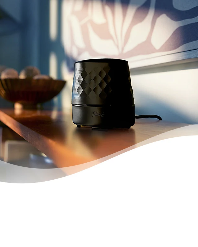 Plug Scent Booster Black product on table