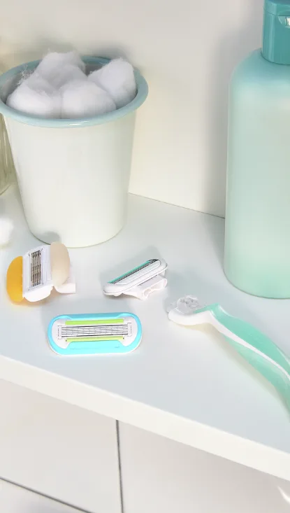 ماكينة حلاقة Gillette Venus Smooth Sensitive للنساء