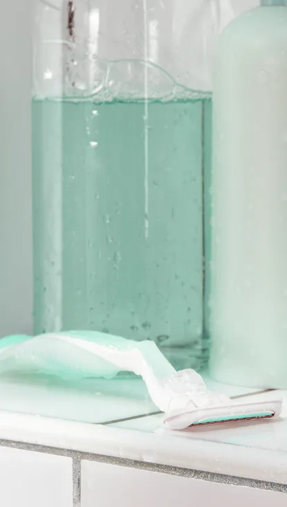 ماكينة حلاقة Gillette Venus Smooth Sensitive للنساء