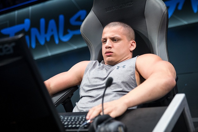 How tall is Tyler1?