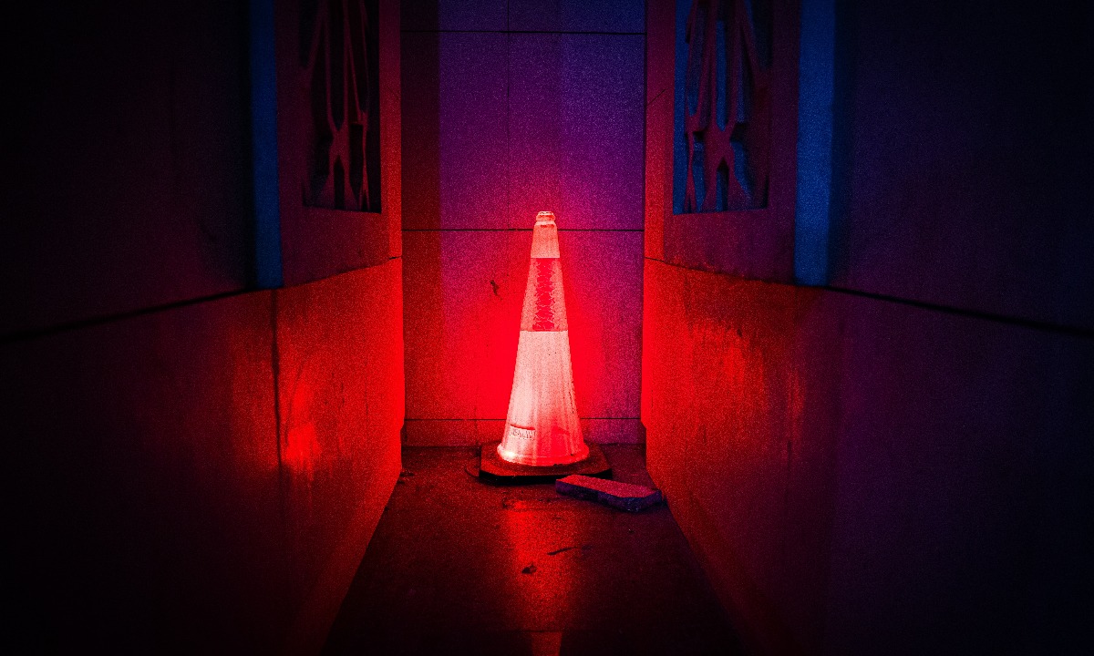a red and white light