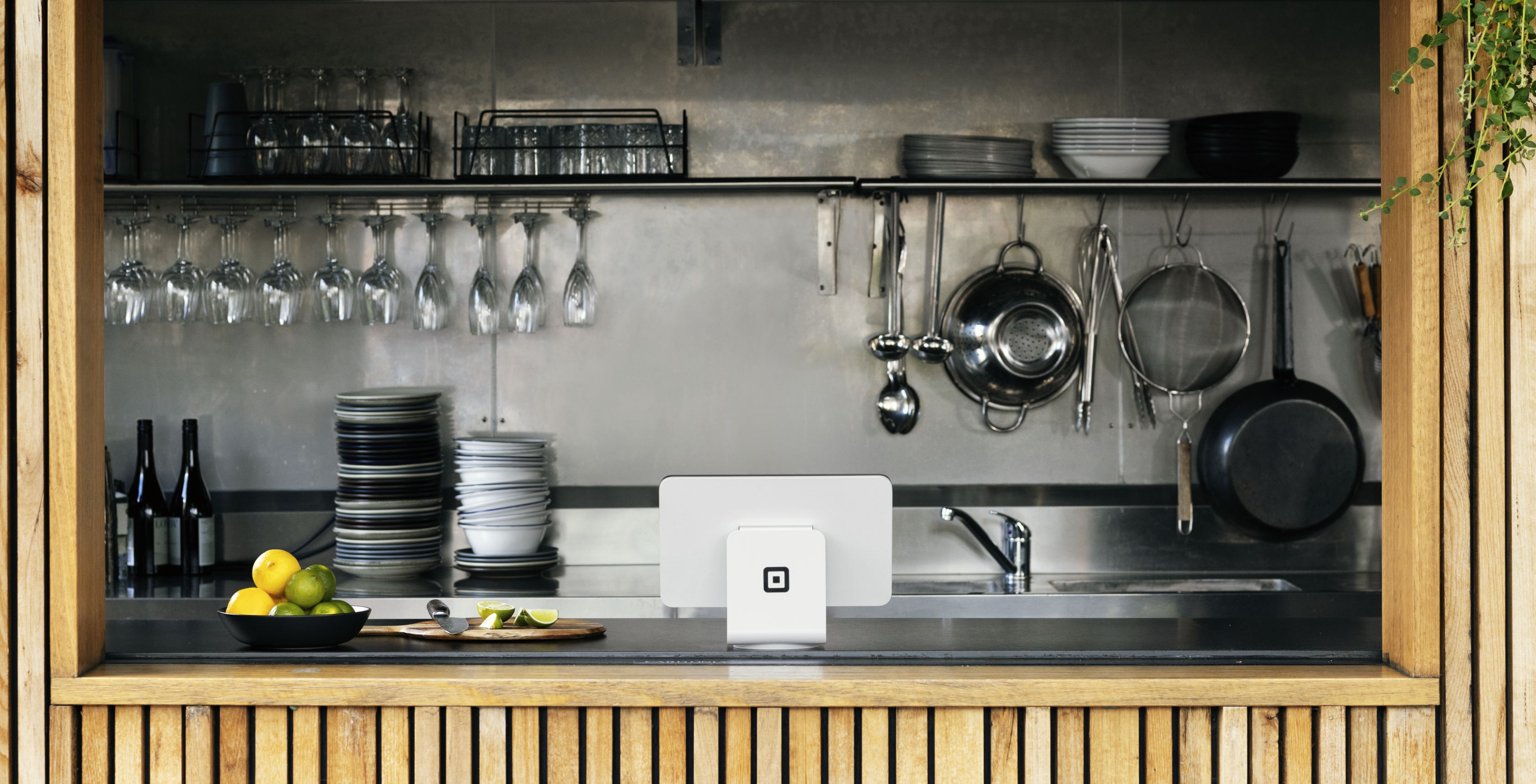 Square、第2世代「Square スタンド」を発表 - Square プレスリリース