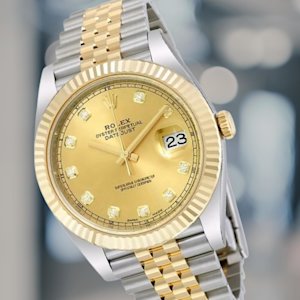 The Rolex Datejust 41 is power, style, and precision. An all-around champion in luxury watchmaking’s most competitive weight class.