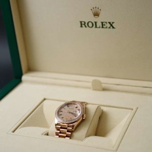 End-of-summer luxury with dunes, supercars, and a Rolex style that stays cool. From Submariner to Sky-Dweller, pick the piece to fit your story.