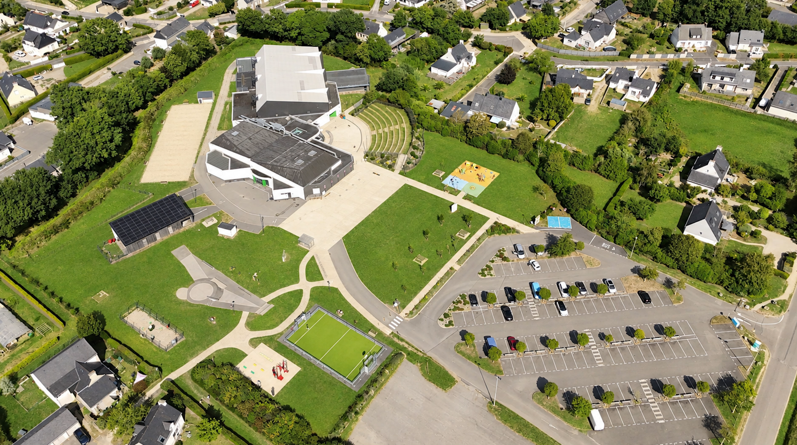 Illustration du projet Locoal Mendon - Abords Salle Polyvalente