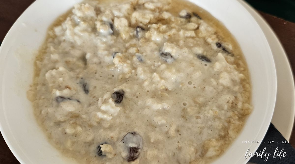Porridge- owsianka - z miodem i bakaliami