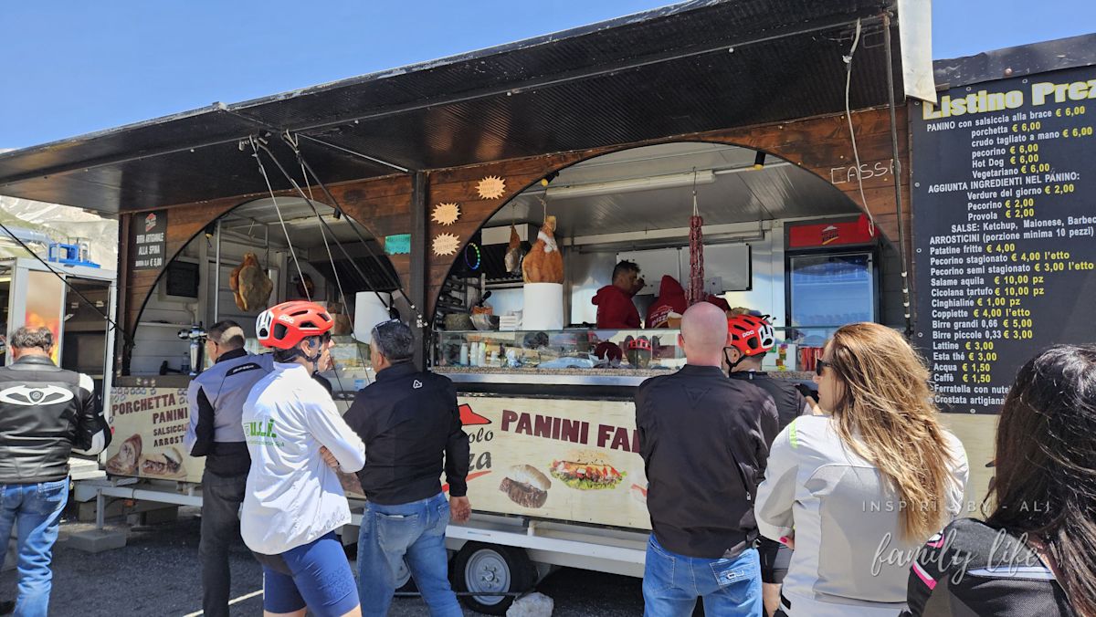 Foodtruck na parkingu