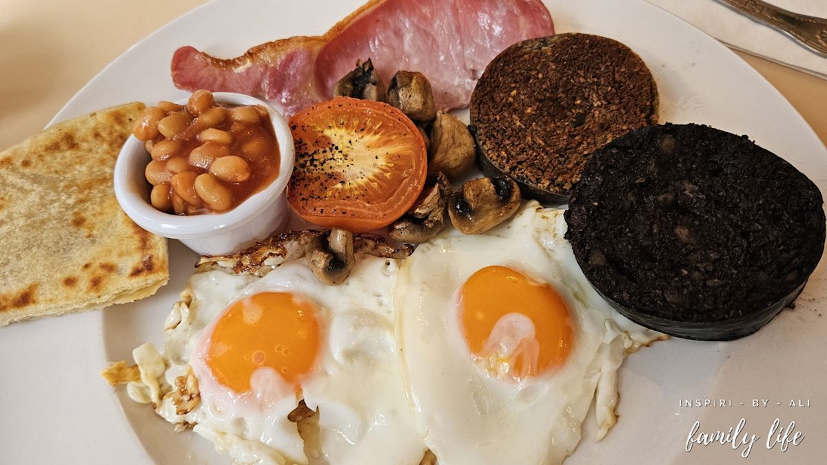 Full scottish breakfast