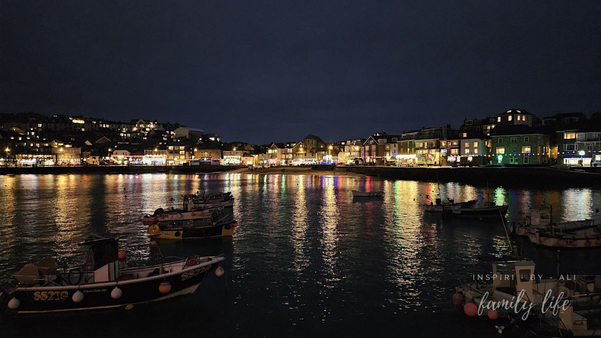 Wieczorny panorama St Ives