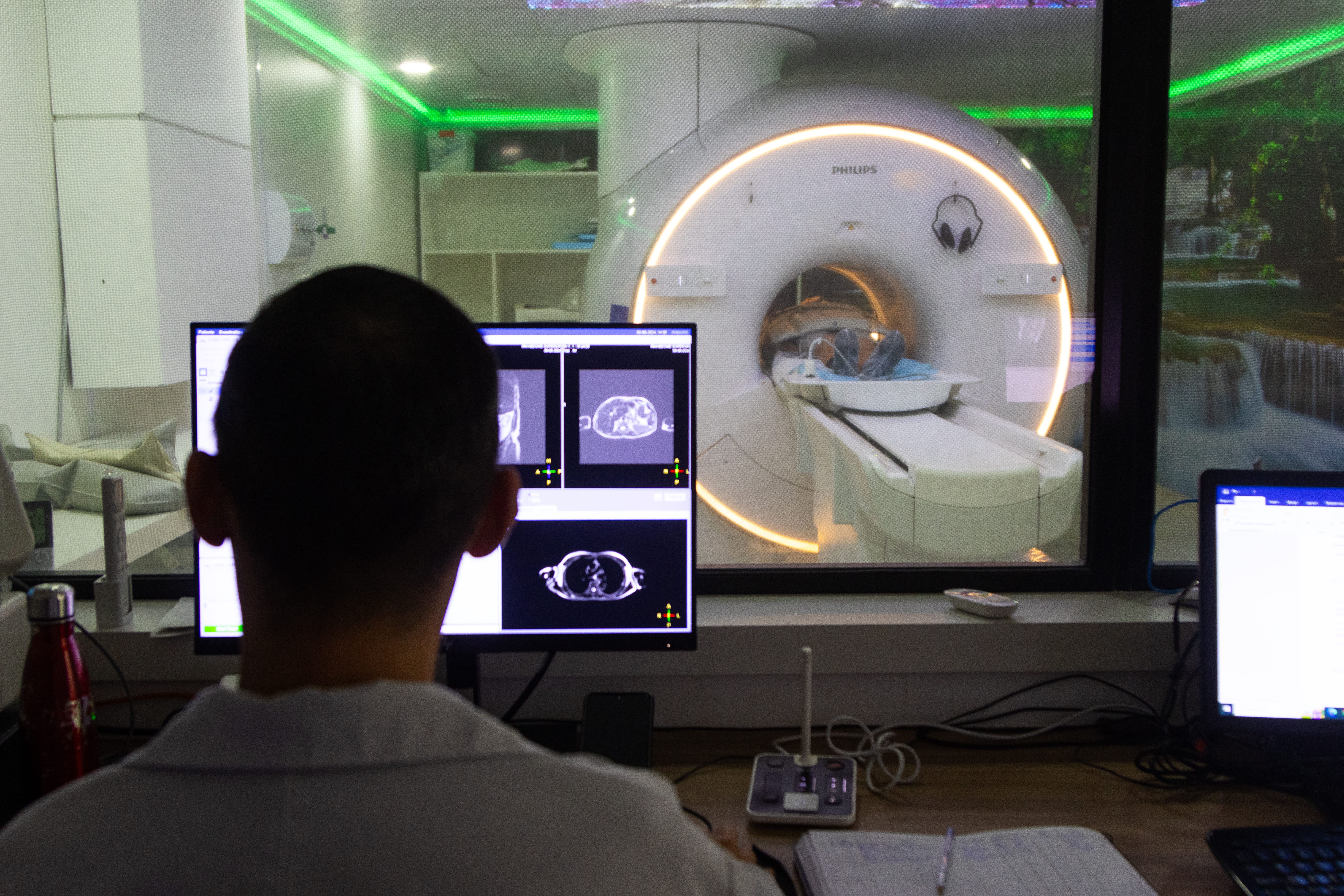 Anatomia da Laringe: Estruturas e Funções, image size:6778x4519