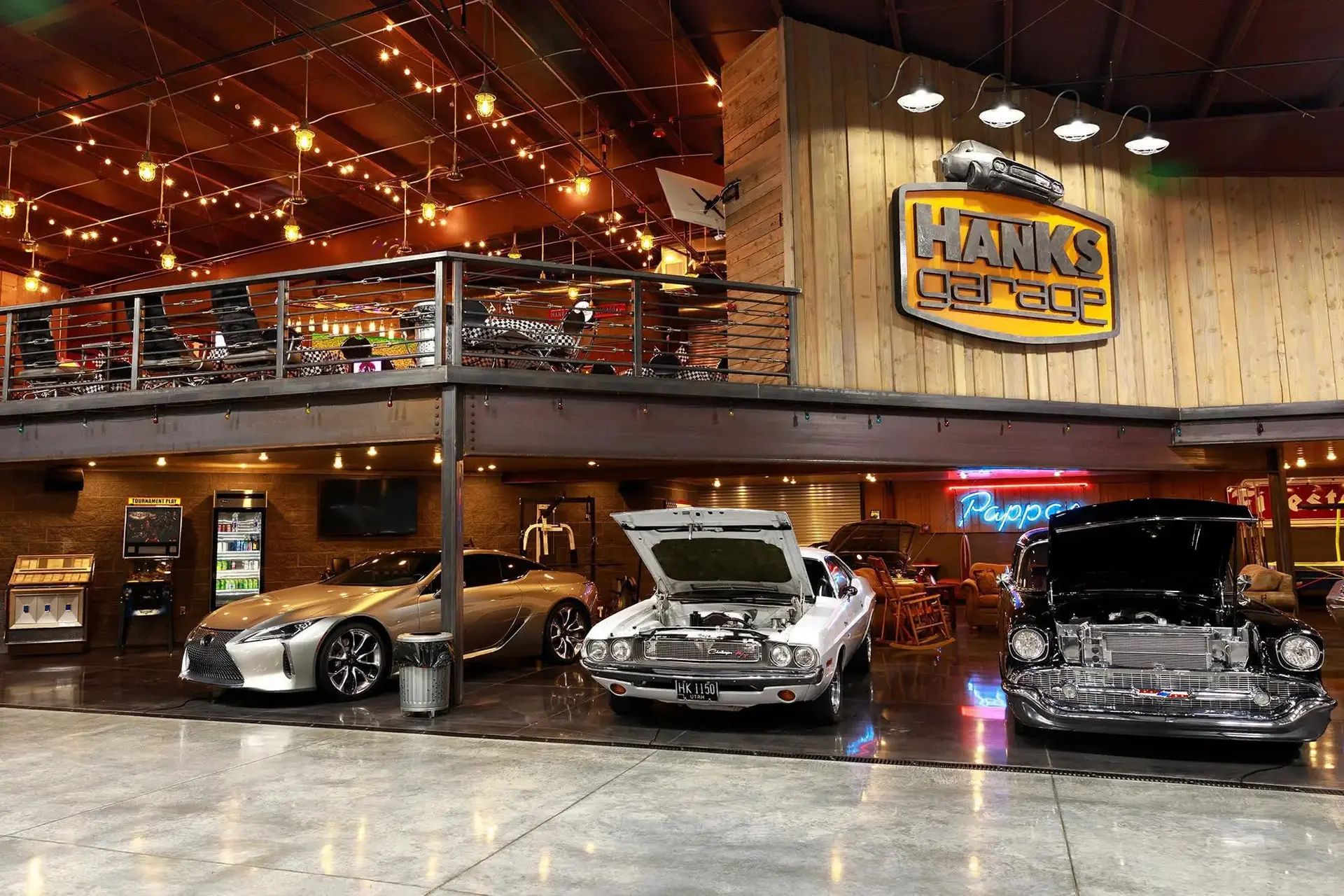 Hank's Garage header image