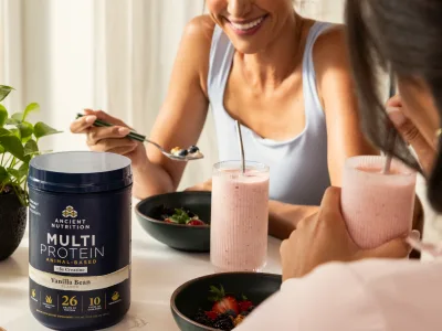 two women enjoying multi protein + creatine smoothies