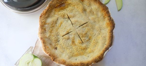 Thanksgiving side dish apple pie