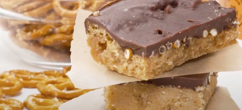 Salted caramel blondies