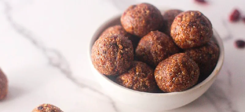 Cranberry almond energy bites