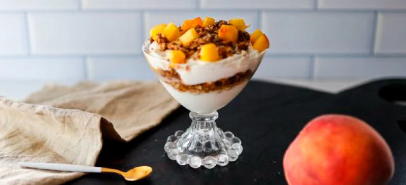 Peach yogurt parfait