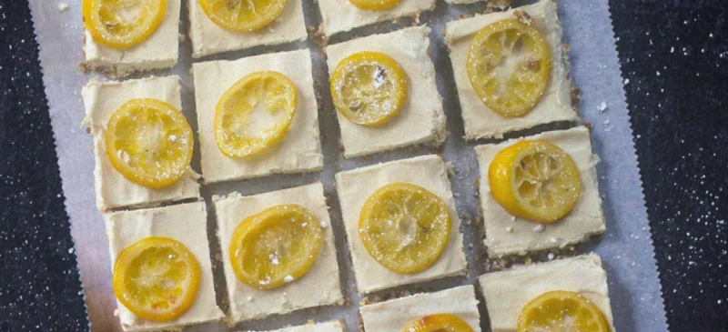 Lemon cheesecake bars
