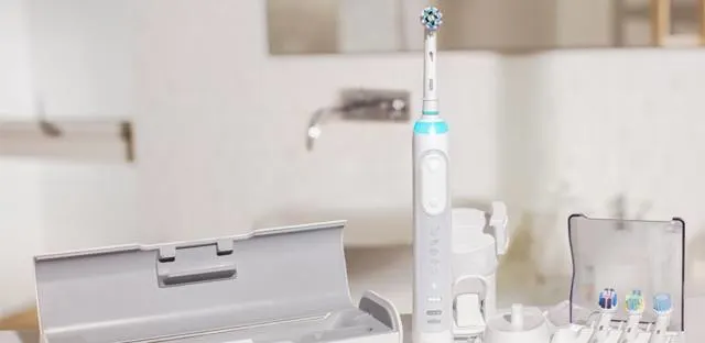 Escova de dentes elétrica ou escova de dentes manual? article banner