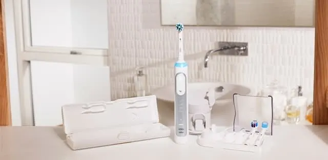 Escolher uma boa escova de dentes Oral-B  article banner
