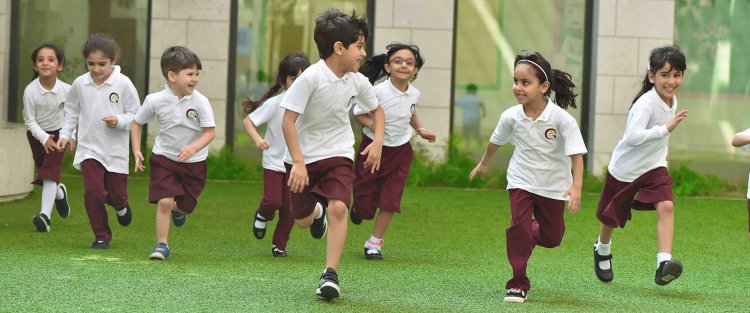 مدارس مؤسسة قطر تعزز مهارات التعبير عن الذات والتواصل لدى طلابها 