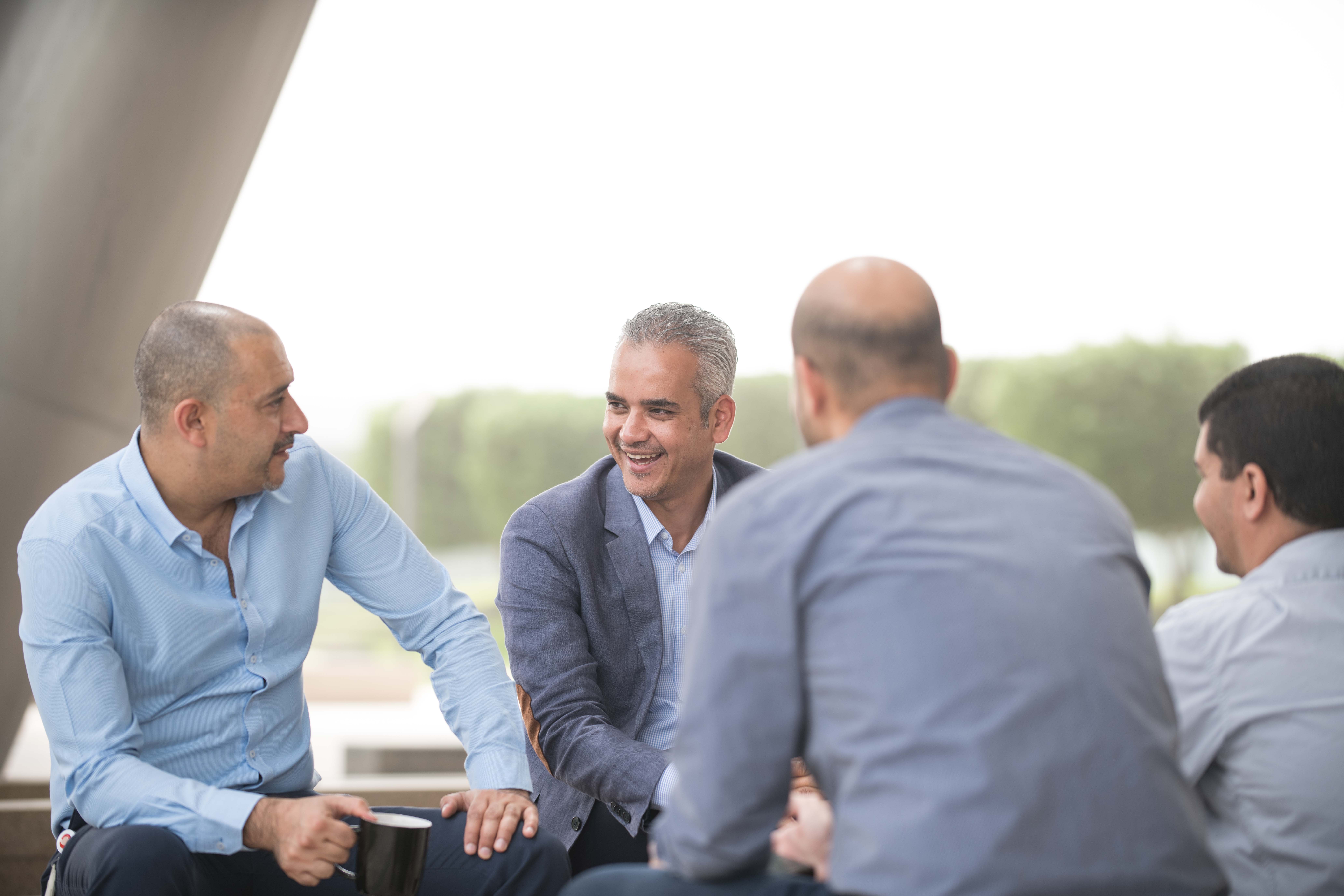 RES018 - Entrepreneurs talking 