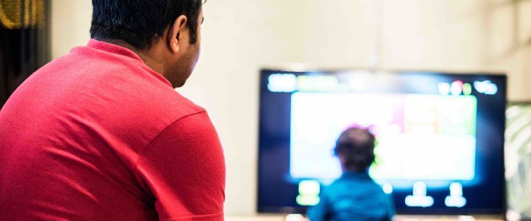 خريجو مؤسسة قطر يساعدون ملايين الطلاب على التعلم عن بُعد من خلال التلفاز 