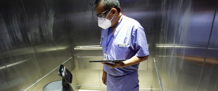 خبير بالصحة بمؤسسة قطر: "ثورة الذكاء الاصطناعي في الرعاية الصحية لا تلغي دور الأطباء"