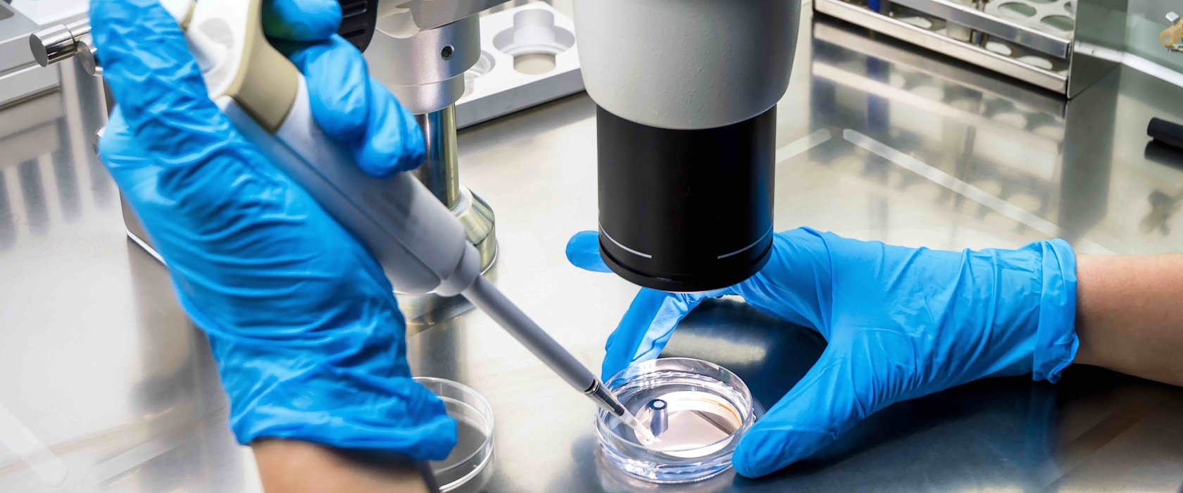 مركز بحثي بمؤسسة قطر يدعم جهود قطر في مكافحة جائحة كوفيد 19 مؤسسة قطر