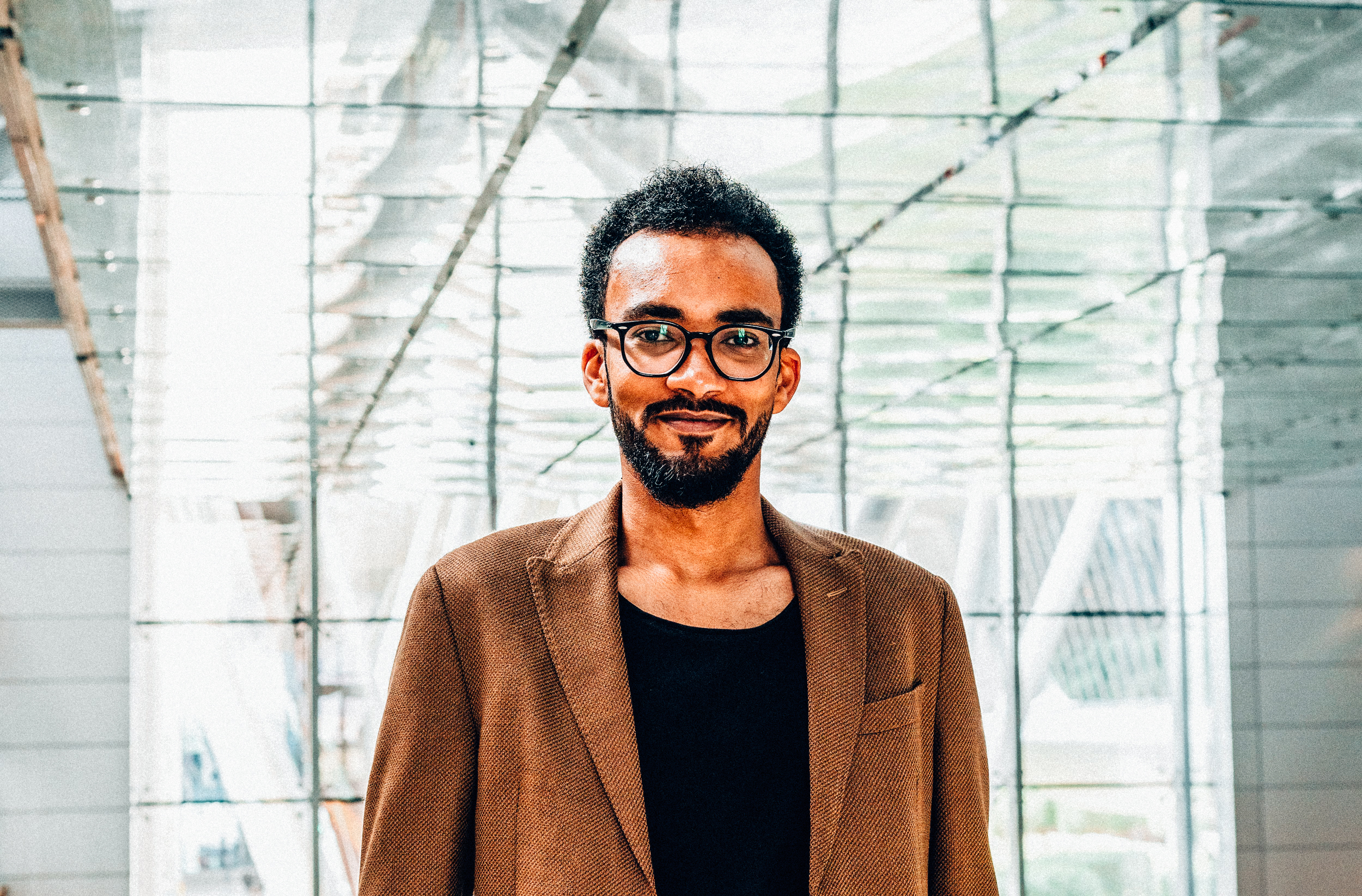 شركة قطرية ناشئة تعتزم إطلاق خدمة توصيل الطرود إلى باب المنزل.