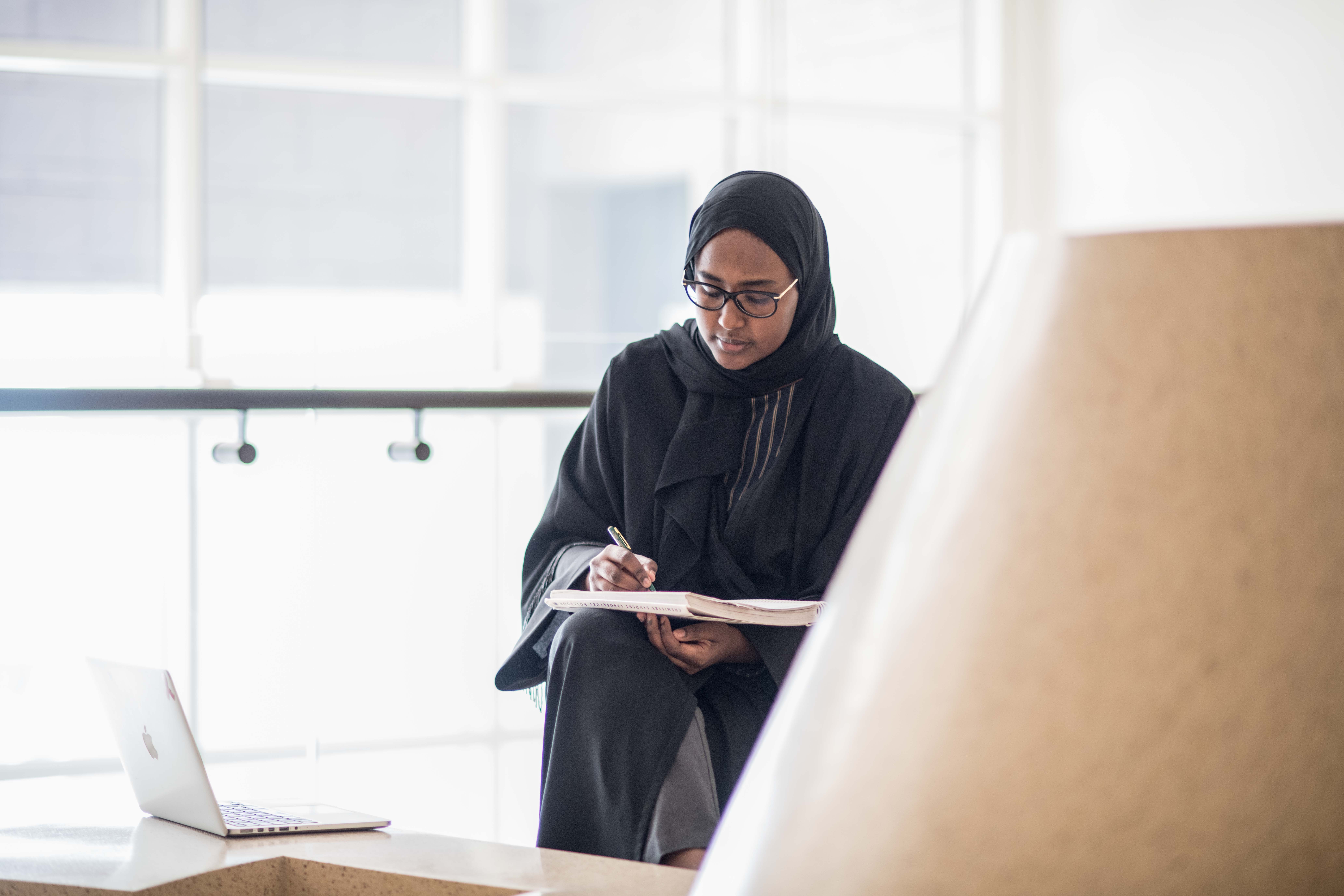 EDU016 - Financial Aid - Private, corporate, or federal funding