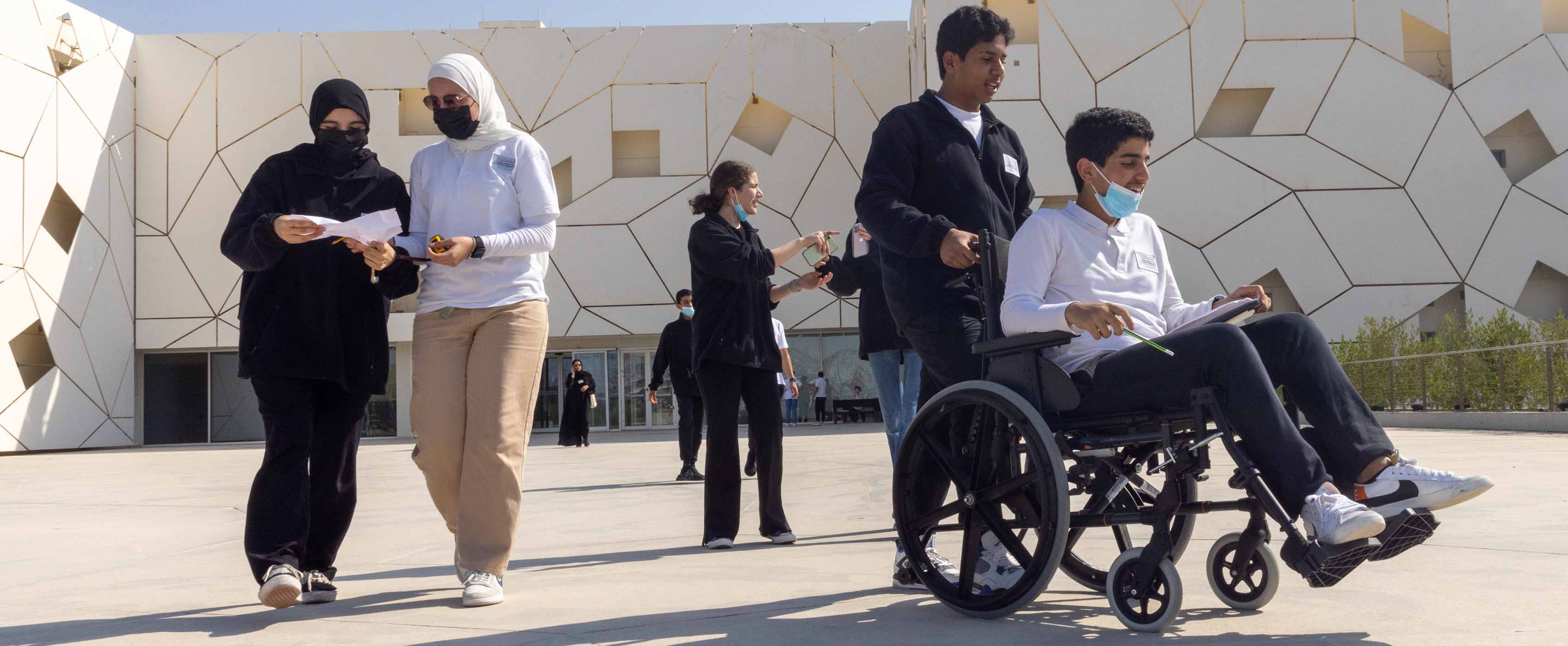 QF students put themselves in the place of people with disabilities