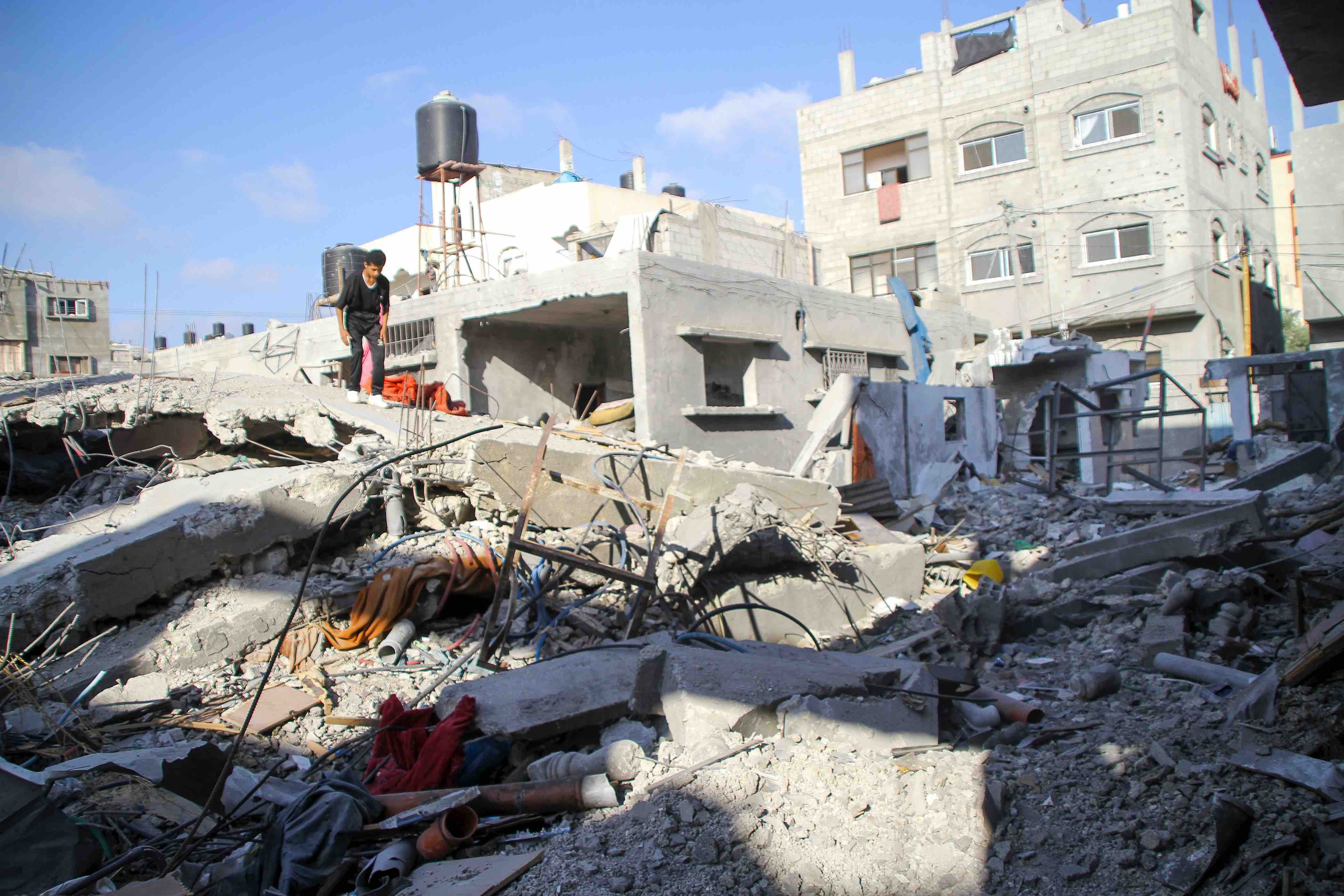 Young Palestinian trained by QF’s QatarDebate forms Gaza’s first debate club - QF - 01