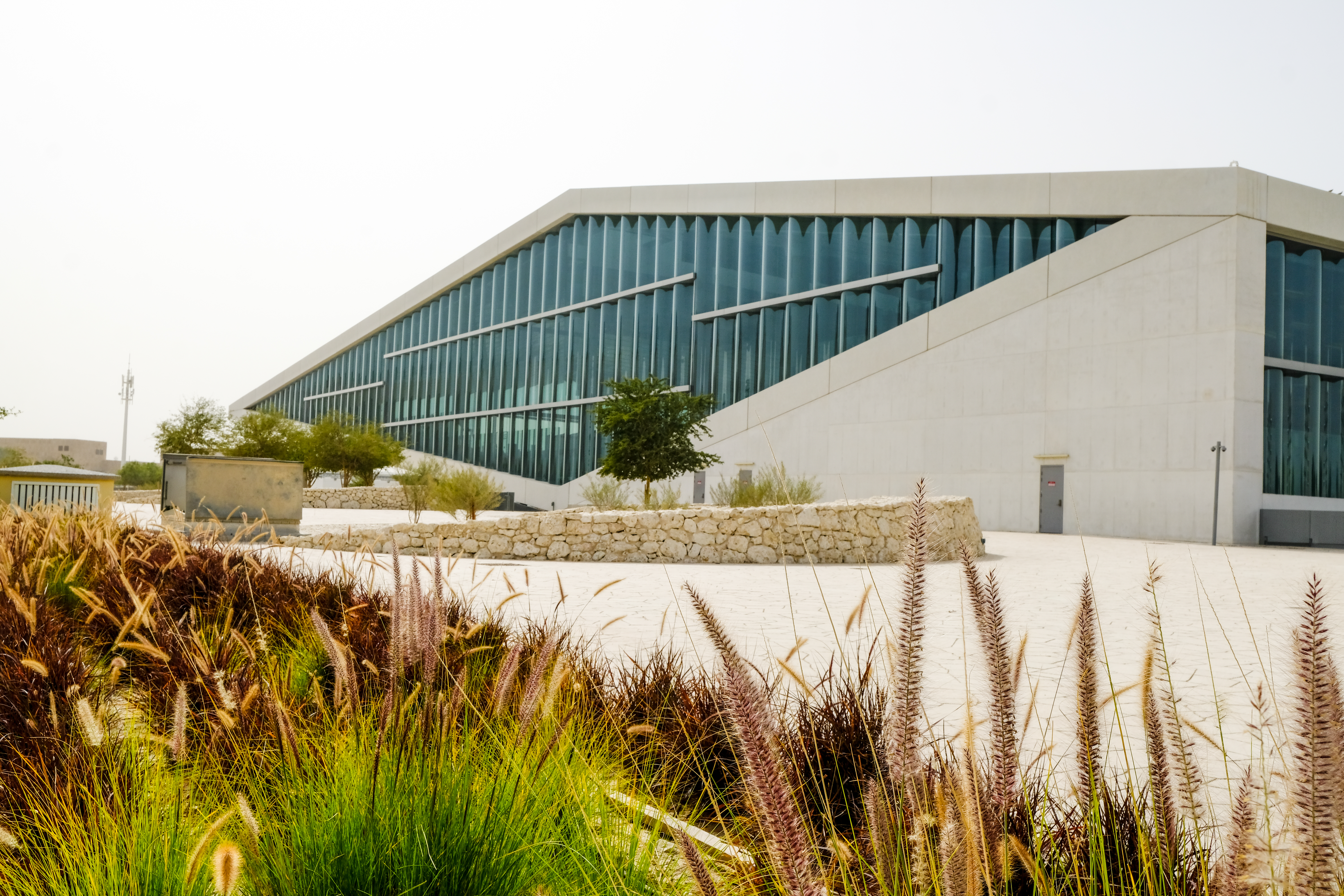 COM044-4 - Rem Koolhaas on designing a library for noise. - QNL shots with people