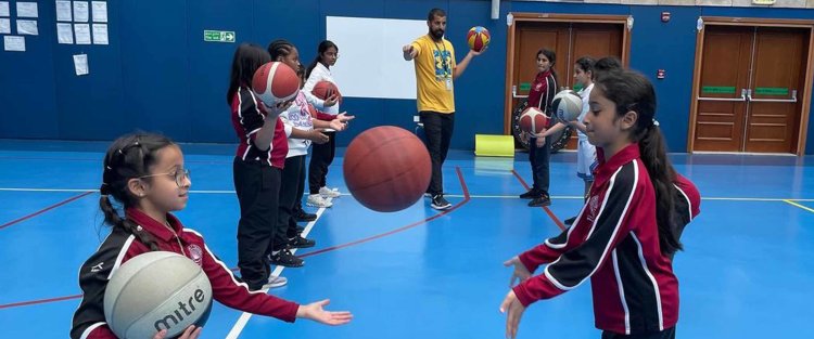 طلاب مؤسسة قطر يأخذون زمام المبادرة لتثقيف أفراد المجتمع خلال اليوم الرياضي للدولة