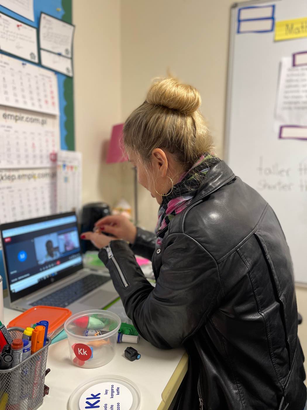 Much like hit TV shows, teachers must build students’ anticipation during online classes, QF educators say - QF - 01